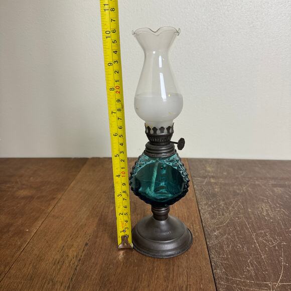 Vintage Hong Kong Metal Blue Glass Frosted‎ Hurricane Shade 10 inch Oil Lamp - Picture 11 of 11